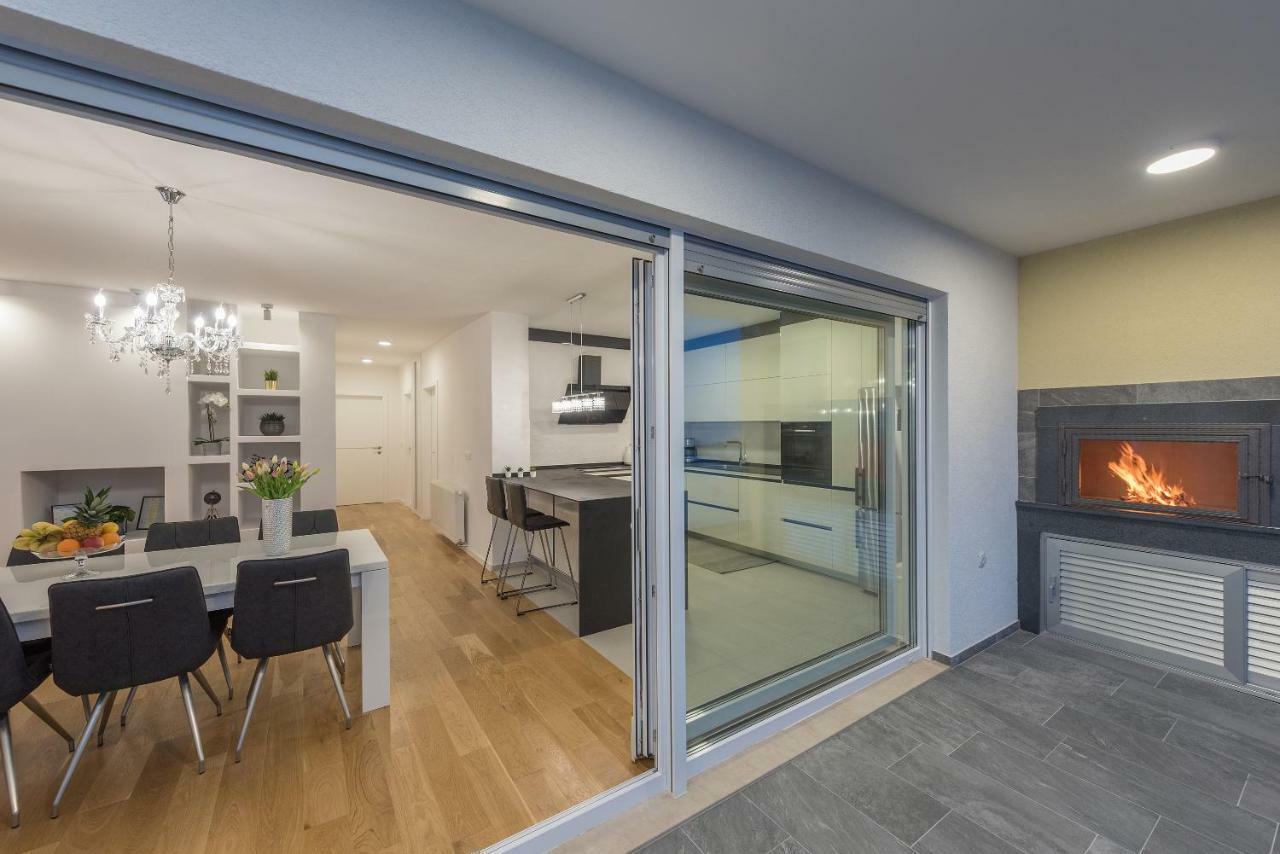 Апартаменты Penthouse Jure Макарска Экстерьер фото